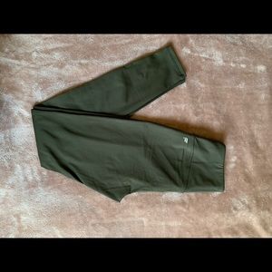 NWOT Motion 365 Fabletics Leggings - Olive Green